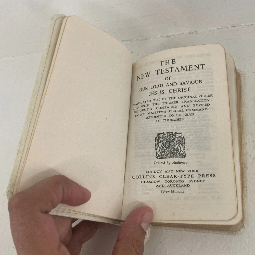 1956 VTG Collins Clear-Type Press New Testament‎ White Pocket Bible Faith Gospel